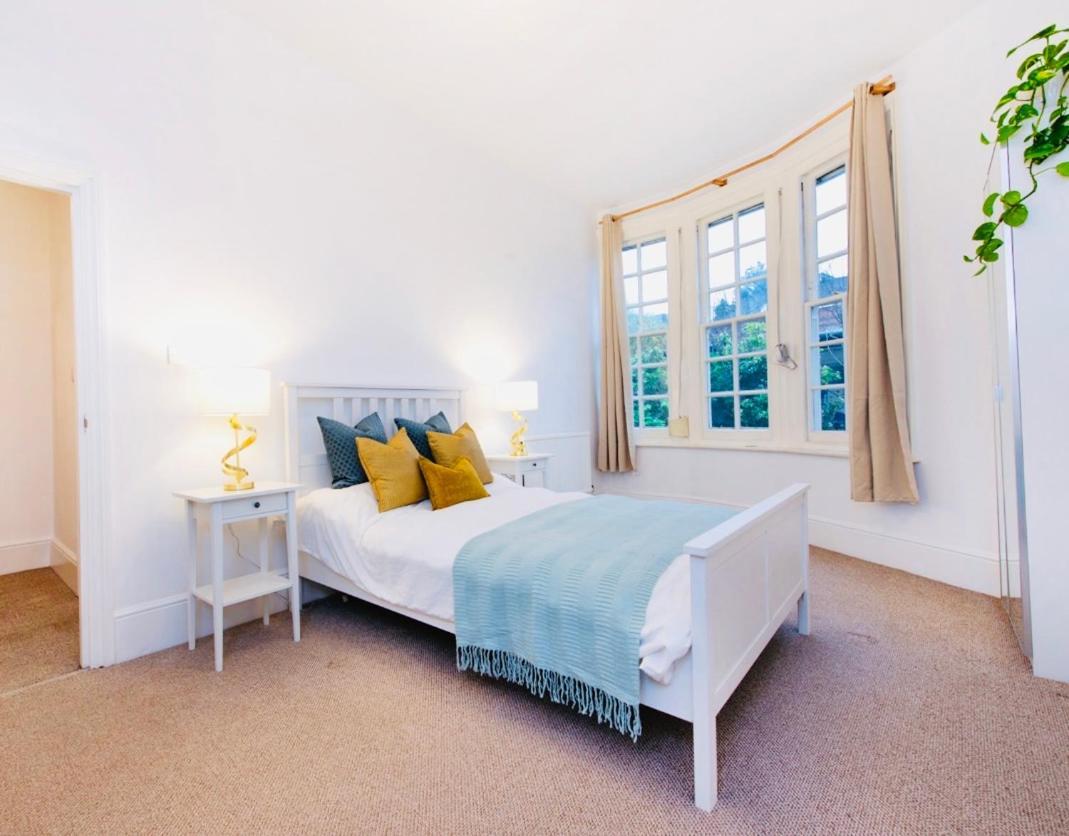 Spacious & Charming Garden Flat -Zone 2- Great For Central London Access 외부 사진
