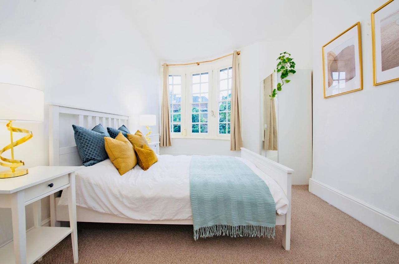 Spacious & Charming Garden Flat -Zone 2- Great For Central London Access 외부 사진