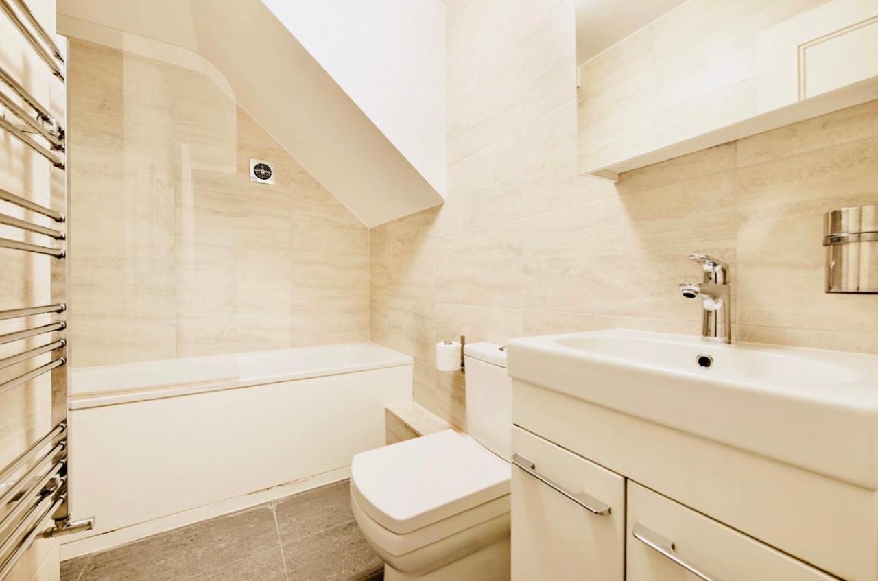 Spacious & Charming Garden Flat -Zone 2- Great For Central London Access 외부 사진